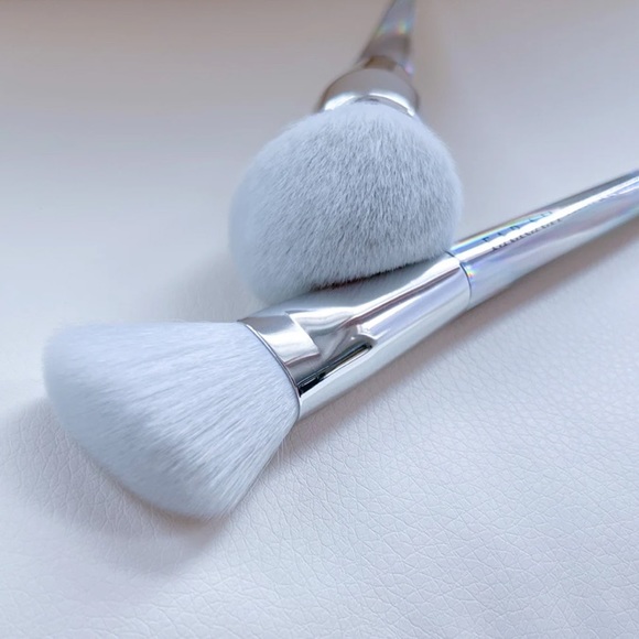 F.A.R.A.H. Essential duo holographic brushes, blush & powder; blush & contour - Picture 3 of 4